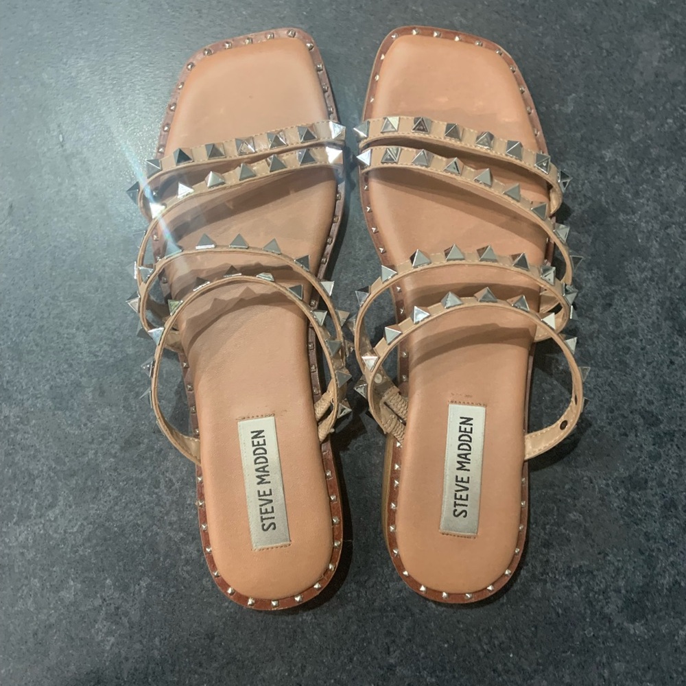 Steve Madden Skyler tan sandal .